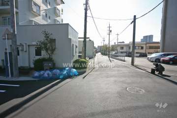 敷地西側前面道路