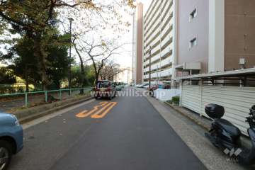 敷地北側の前面道路