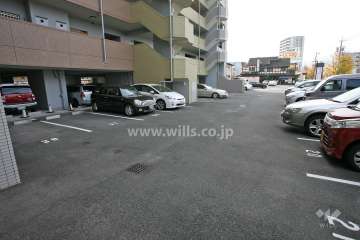 敷地内駐車場（屋外平面式）