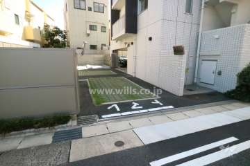 駐車場出入り口