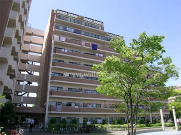 ダイアパレス吹田ガーデンコート四番館の外観（南東側から）　※南東向きの棟