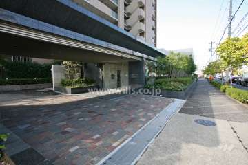敷地入り口