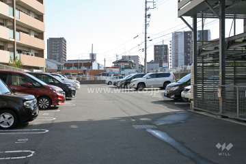 敷地内駐車場（屋外平面式）
