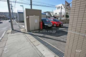 駐車場出入り口