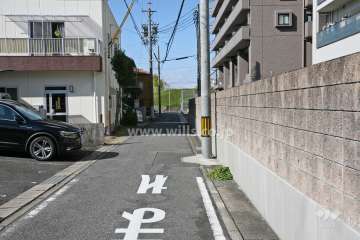 敷地南側の前面道路