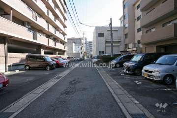 敷地南側の前面道路