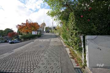 敷地南側の前面道路