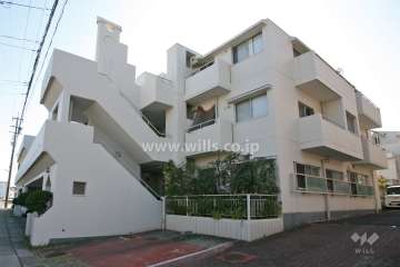 カーサビアンカ高坂の外観