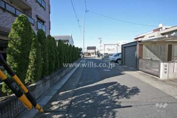 敷地北側の前面道路