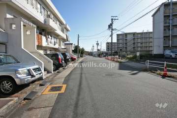 敷地南側の前面道路