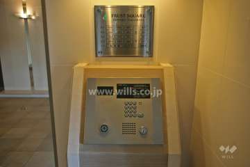オートロックと案内板