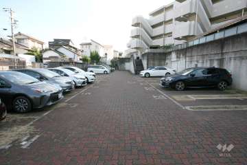敷地内駐車場（屋外平面式）