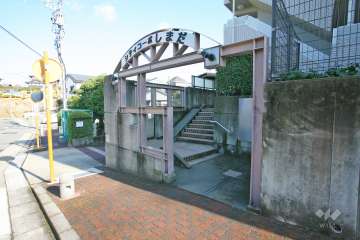 敷地出入り口