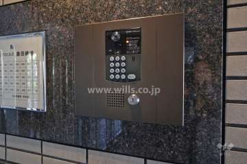 オートロックと案内板