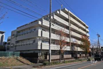 ファミリアーレ島田緑地の外観（西側から）