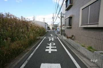 敷地南西側の前面道路