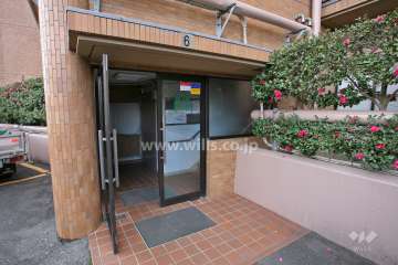 住戸入り口（敷地内中央付近）