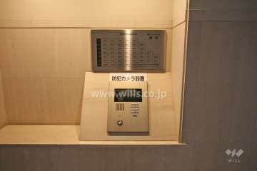 エントランスはオートロック付きです。
