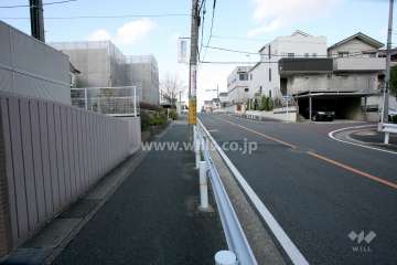 敷地東側の前面道路