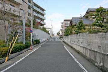 敷地東側の前面道路