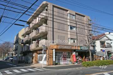 ユニーブル第7植田の外観（南東側から）