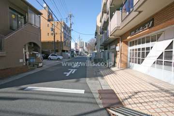 敷地南側の前面道路