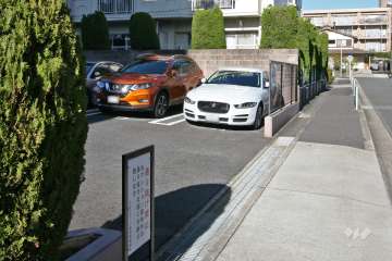 駐車場出入口