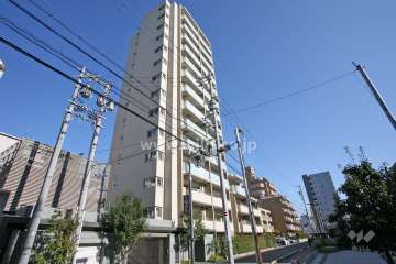 プラウド植田の外観（南西から）