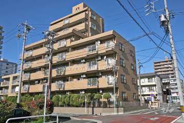 三旺マンション植田駅前の外観（南側から）