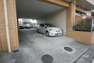 駐車場出入り口