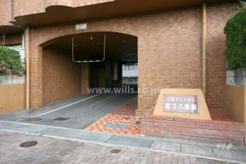 駐車場出入り口