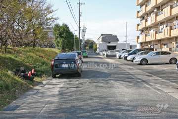 敷地北側の前面道路