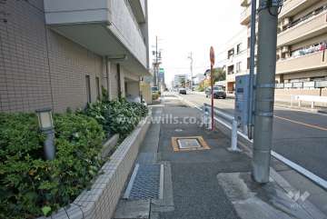 敷地北側の前面道路