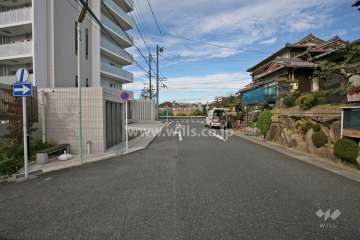 敷地北側の前面道路