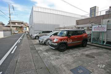 敷地内駐車場（屋外平面式）