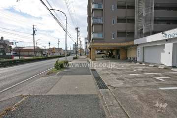 敷地東側の前面道路