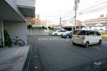 敷地内駐車場（屋外平面式）