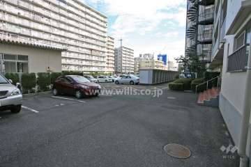 敷地内駐車場（屋外平面式）