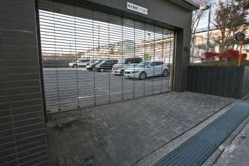 駐車場出入口（リングシャッター付き）