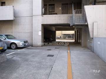 敷地内駐車場（平面式と機械式とがあります。）