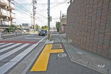 敷地北側の前面道路