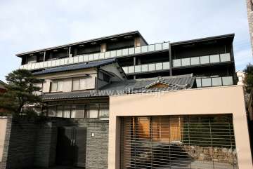 プラセシオン植田本町の外観（南側から）