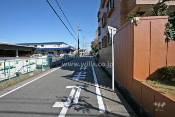 敷地北側の前面道路