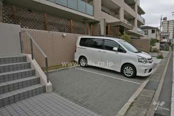 敷地内駐車場（屋外平面式）