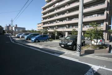 敷地内駐車場（屋外平面式）