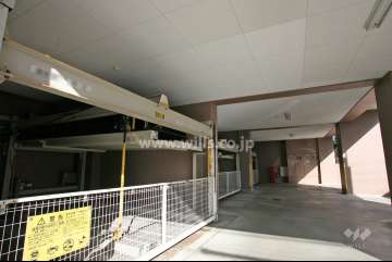 敷地内駐車場(屋内機械式)