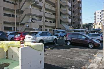 敷地内駐車場（屋外平面式）