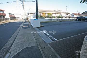 駐車場出入り口