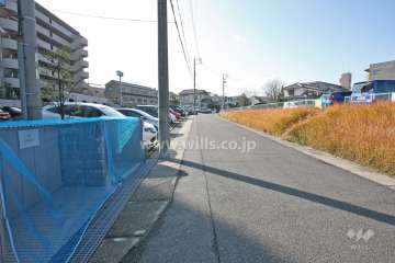 敷地北側の前面道路