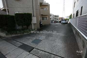 駐車場東側出入り口